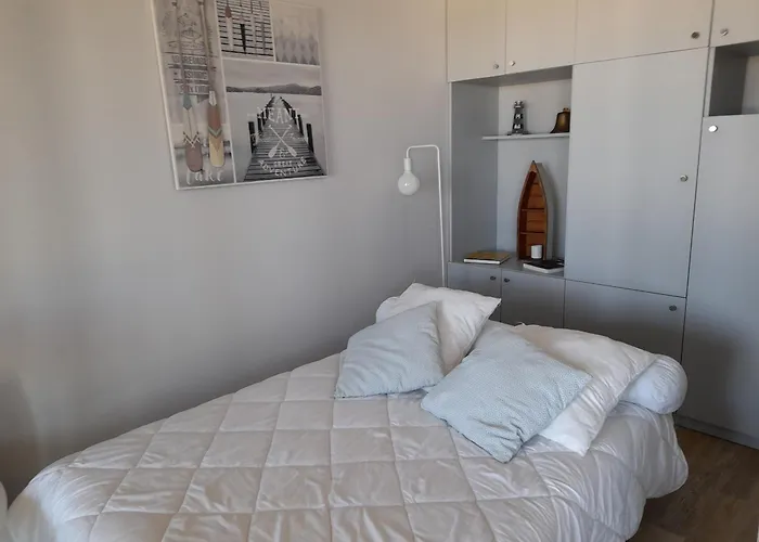 Arcachon: T1 Cabine, Parking Securise, Acces - Fr-1-319-482 Arcachon